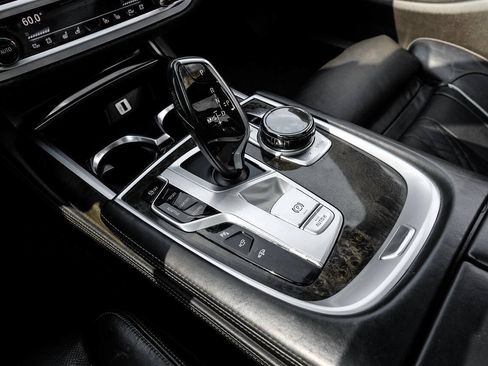 Used 2017 BMW 750i RWD image 28