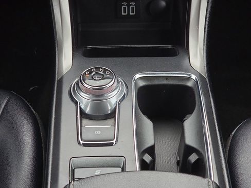 Used 2020 Ford Fusion SEL image 23