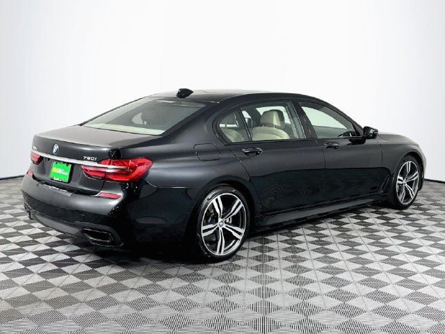 Used 2018 BMW 750i RWD image 8