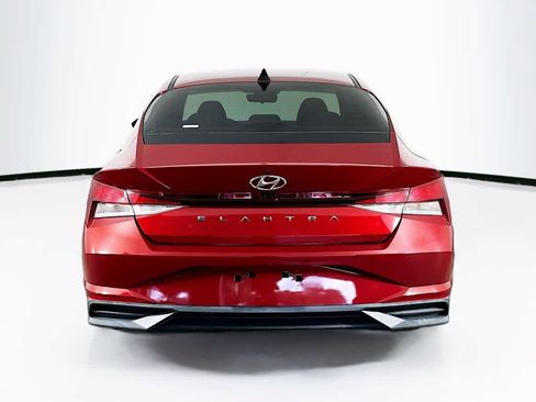 Used 2023 Hyundai Elantra SEL w/ Convenience Package FWD image 5
