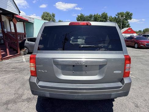 Used 2013 Jeep Patriot Latitude AWD/4WD image 4