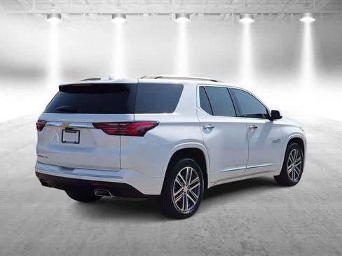 Used 2023 Chevrolet Traverse High Country w/ LPO, Floor Liner Package AWD/4WD image 8