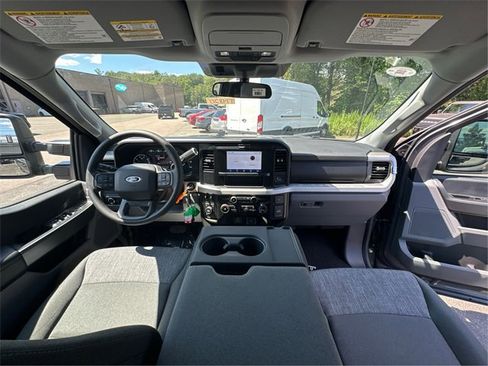 New 2025 Ford F350 XLT w/ FX4 Off-Road Package image 24