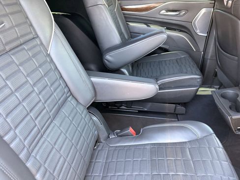 Used 2022 Cadillac Escalade Sport Platinum AWD/4WD image 13
