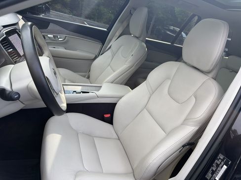 Certified 2023 Volvo XC90 B5 Plus w/ Protection Package Premier AWD/4WD image 16