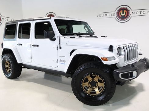 Used 2021 Jeep Wrangler Unlimited Sahara w/ Dual Top Group AWD/4WD image 7