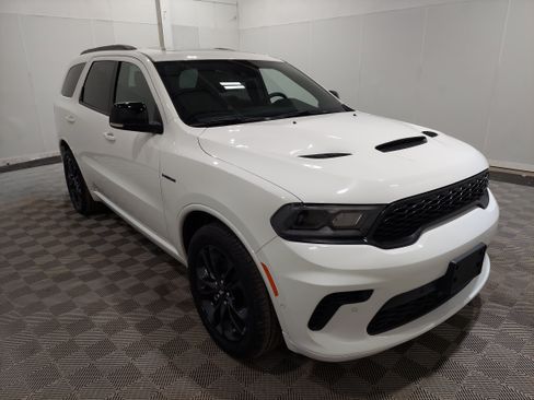 Used 2025 Dodge Durango R/T w/ Blacktop Package AWD/4WD image 4