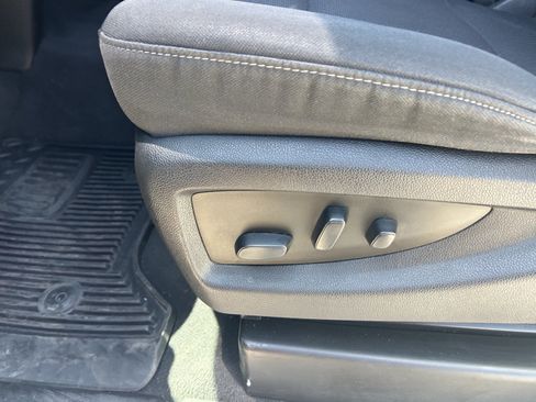 Used 2019 Chevrolet Silverado 2500 LT AWD/4WD image 11