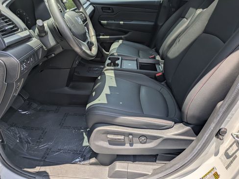 Used 2025 Honda Odyssey Sport-L image 12