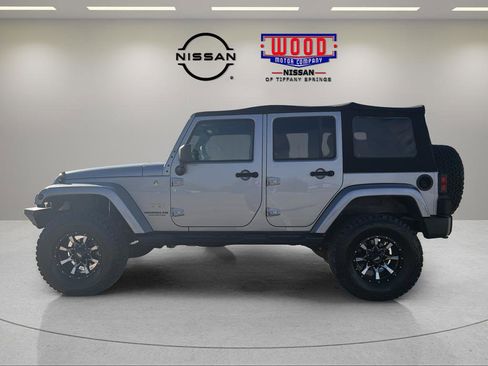 Used 2015 Jeep Wrangler Unlimited Sahara w/ Max Tow Package image 2