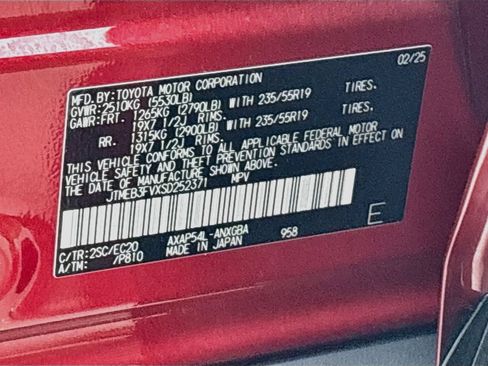 Certified 2025 Toyota RAV4 XSE AWD/4WD image 35