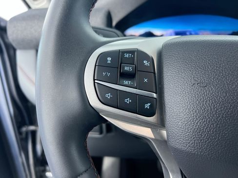 Used 2025 Ford Explorer Active image 16