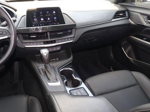 Used 2025 Cadillac CT4 Luxury RWD image 16