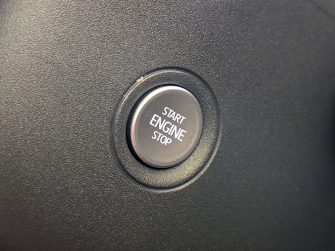 Used 2022 Volkswagen ID.4 Pro S RWD image 34