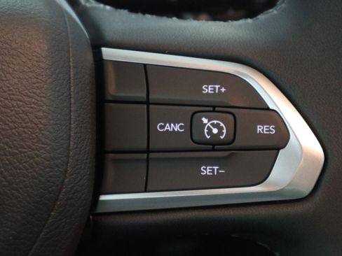 New 2026 Jeep Compass Latitude image 29