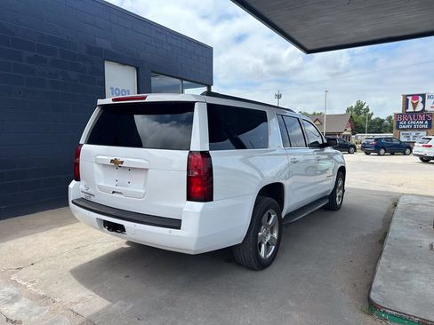 Used 2016 Chevrolet Suburban LT RWD image 7