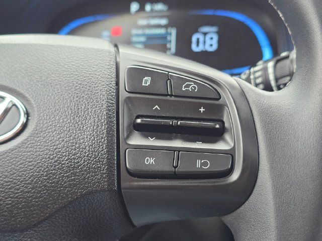 Certified 2025 Hyundai Venue SEL FWD image 27