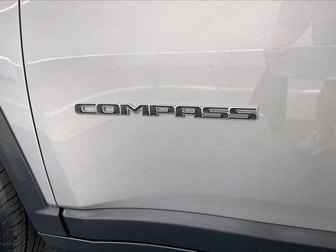 Used 2024 Jeep Compass Latitude w/ Altitude Special Edition AWD/4WD image 32