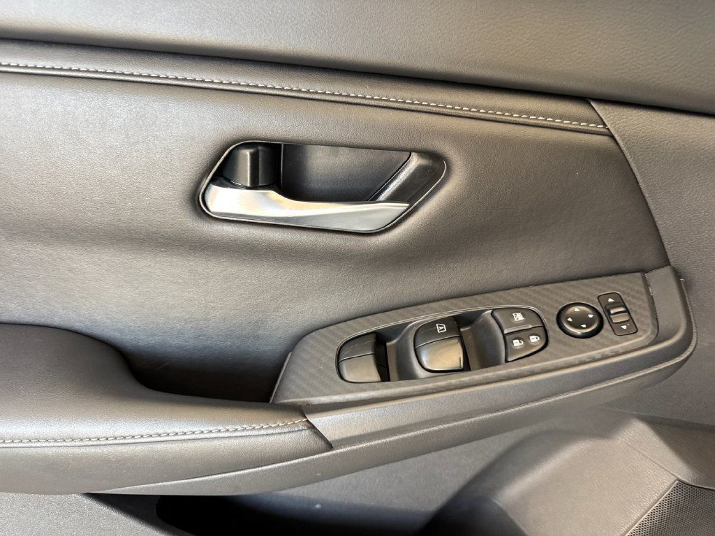 Used 2025 Nissan Sentra SV FWD image 10