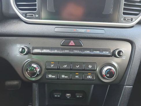 Used 2020 Kia Sportage LX FWD image 29