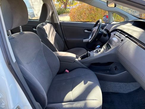 Used 2010 Toyota Prius Five image 16