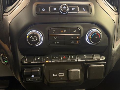 Used 2023 Chevrolet Silverado 1500 Custom Trail Boss AWD/4WD image 21