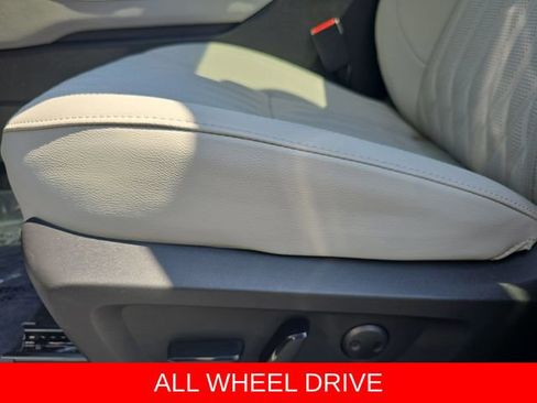 Used 2025 Mitsubishi Outlander AWD image 30