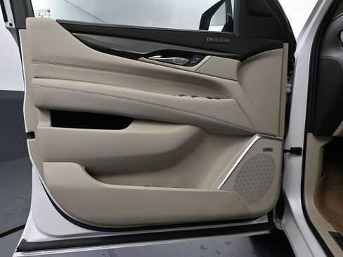 Used 2020 Cadillac Escalade ESV Premium Luxury image 21