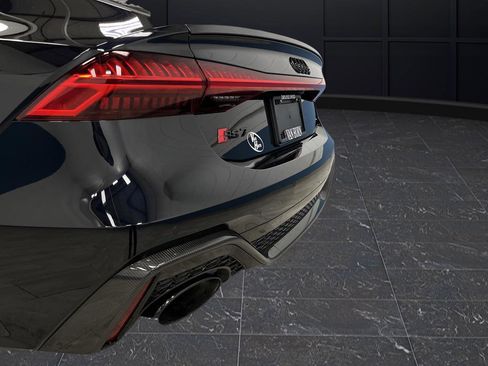 Used 2023 Audi RS 7 Sportback w/ Carbon Optic Package image 35