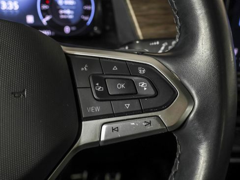 Used 2024 Volkswagen Atlas SEL Premium R-Line image 32