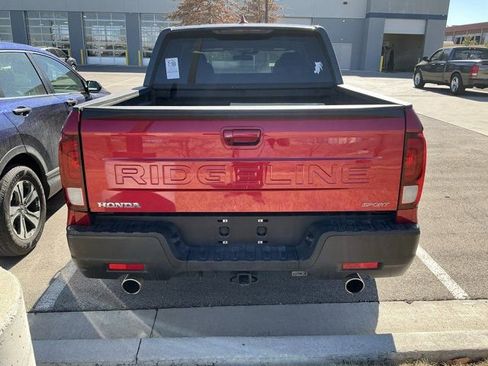 Used 2025 Honda Ridgeline Sport image 7