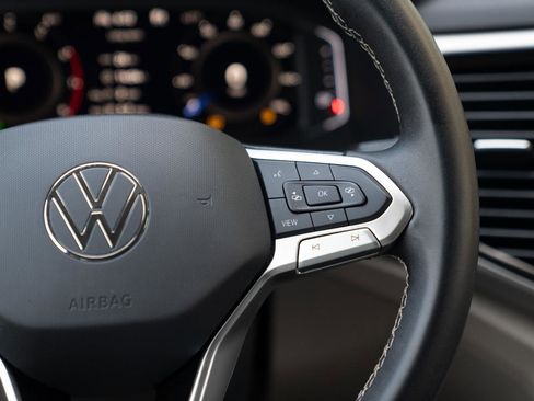 Used 2022 Volkswagen Atlas SE image 38