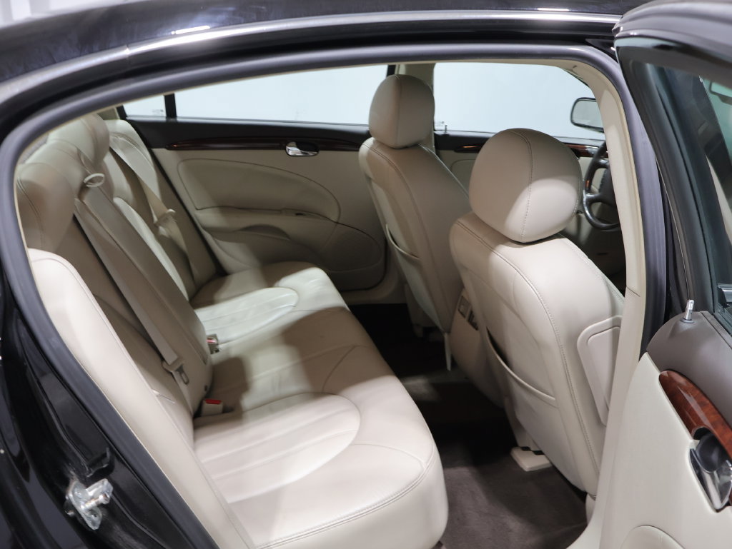 Used 2007 Buick Lucerne CXL w/ Luxury Package FWD image 19