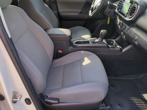 Used 2020 Toyota Tacoma SR w/ SR Convenience Package image 28