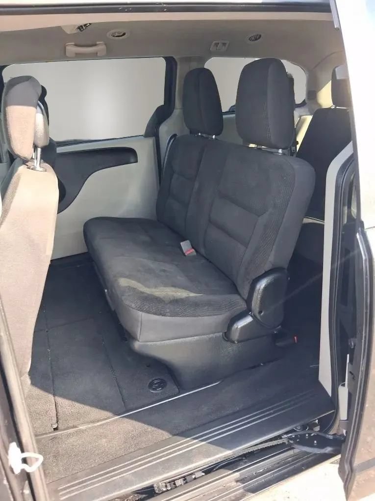 Used 2018 Dodge Grand Caravan SE w/ UConnect Hands-Free Group FWD image 24