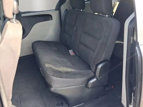 Used 2018 Dodge Grand Caravan SE w/ UConnect Hands-Free Group FWD image 24