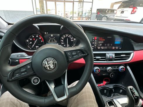 Used 2021 Alfa Romeo Giulia Sprint w/ Cold Weather Package AWD/4WD image 8