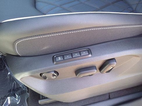 New 2026 Volkswagen Atlas Cross Sport SEL Premium R-Line image 9