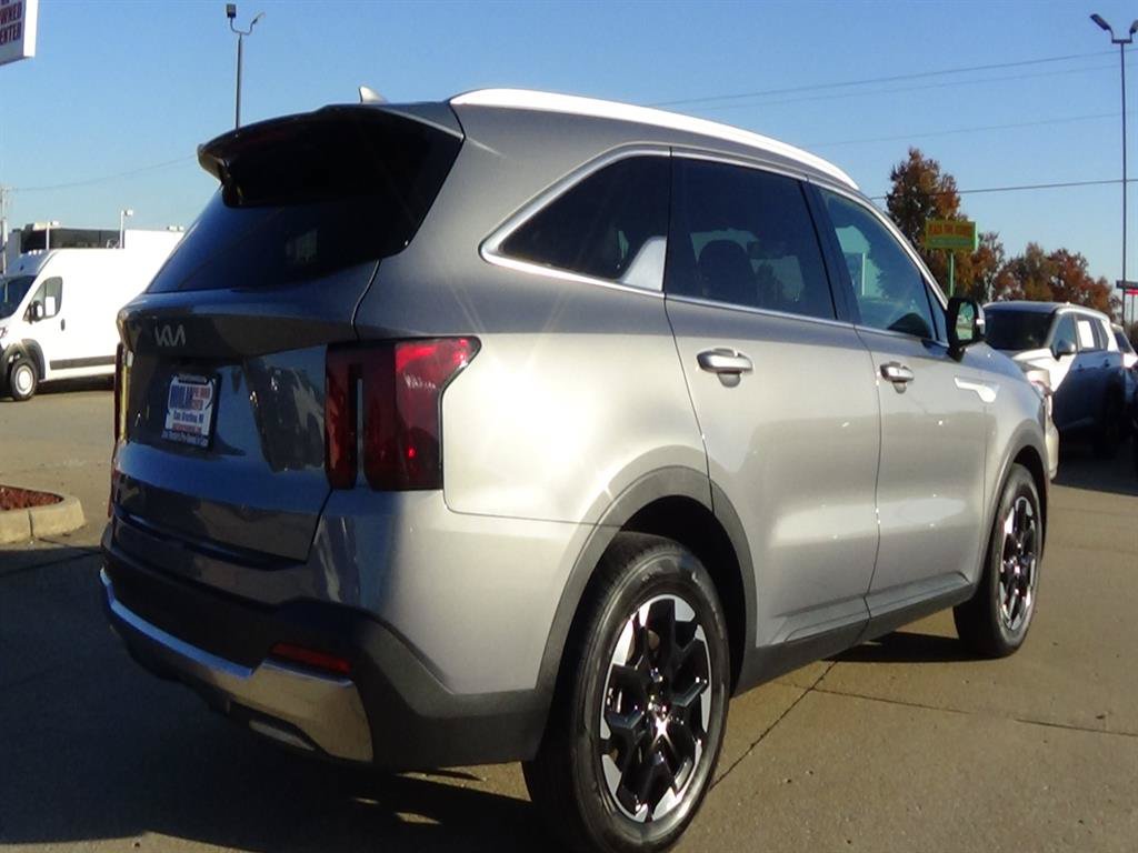 Used 2024 Kia Sorento S FWD image 6