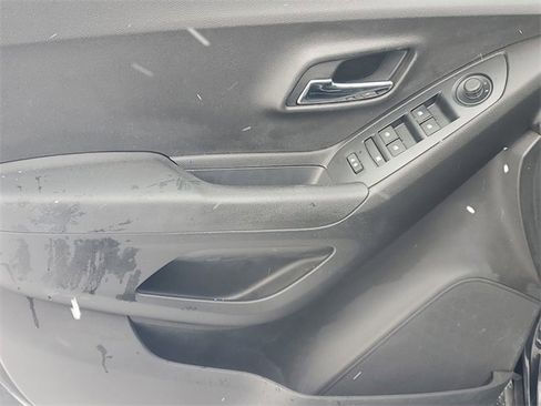 Certified 2017 Chevrolet Trax LT w/ LT Convenience Package image 14