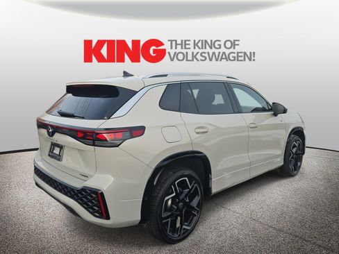 New 2026 Volkswagen Tiguan SEL R-Line image 3