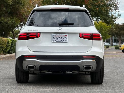 Certified 2025 Mercedes-Benz GLB 250 image 4