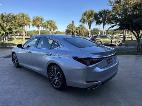 New 2025 Lexus ES 350 w/ Premium Package image 5