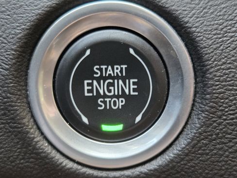 Used 2023 Cadillac Escalade ESV Sport w/ LPO, ONYX Package image 15