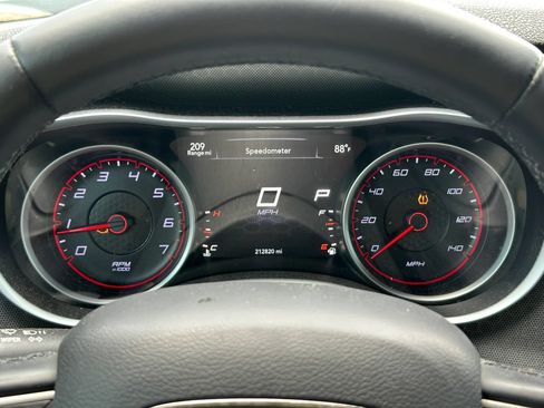 Used 2016 Dodge Charger SXT RWD image 32