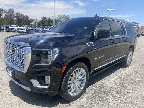 Used 2023 GMC Yukon XL Denali AWD/4WD image 40