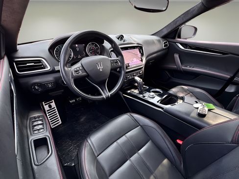 Used 2022 Maserati Ghibli GT RWD image 17