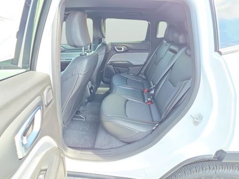 New 2026 Jeep Compass Latitude AWD/4WD image 16