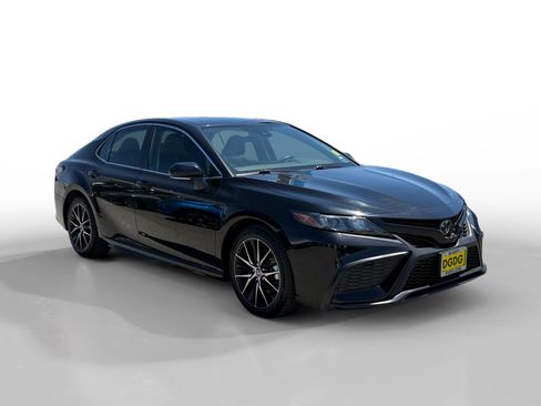 Used 2024 Toyota Camry SE FWD image 7