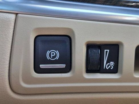 Used 2018 Cadillac XT5 FWD image 31